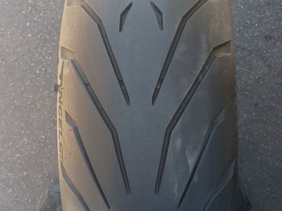 * Nice 180/55ZR17 Rear Motorcycle Tire *
