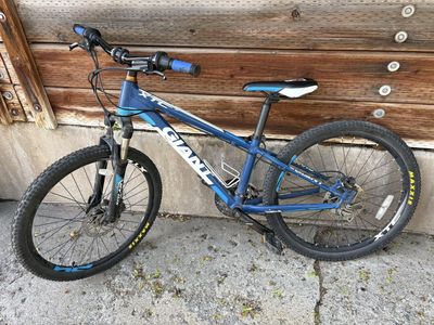Giant aluminum kids bike 24” tires