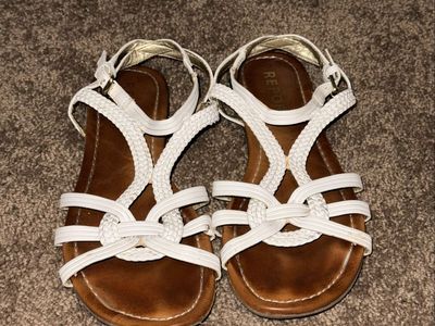 Women Size 6 1/2 Report Brand White Sandals