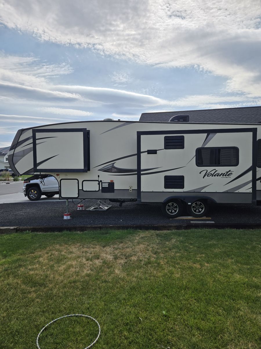 2017 28 foot volante crossroads