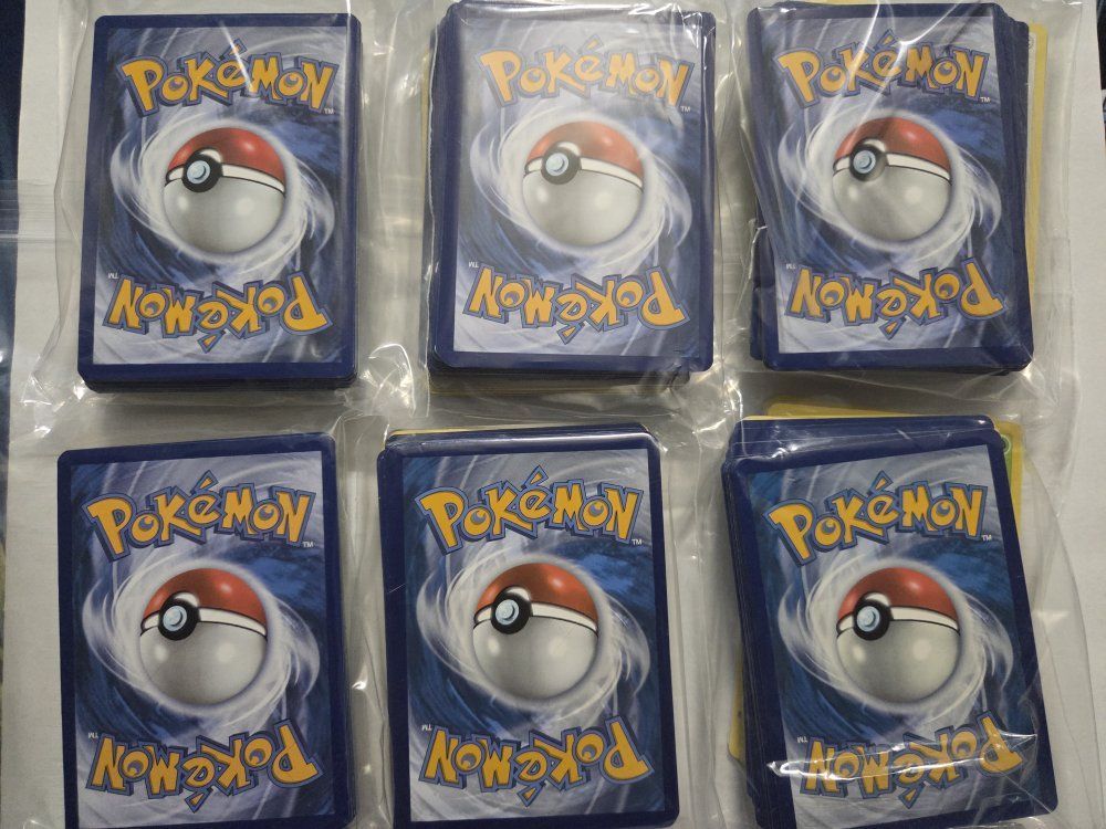 50 random common Pokemon cards