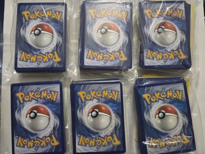 50 random common Pokemon cards