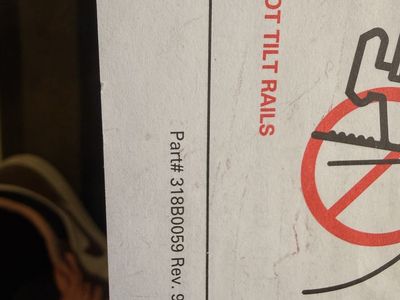 OEM Chevy/GM folding Tonneau Cover 6.5 Foot Bed