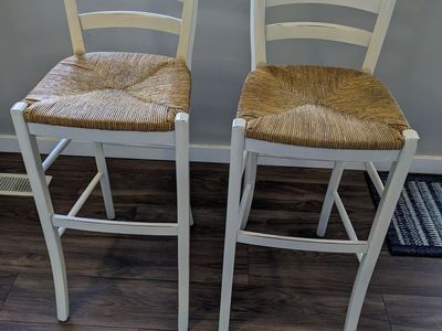 Set of 2 White Bar Stools with Woven Rush Seats