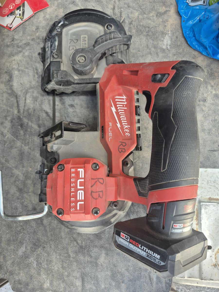 Mikwaukee 12 volt bandsaw