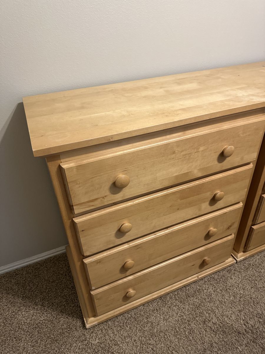 Epoch Design Wood Dresser & Nightstand Set - Maple