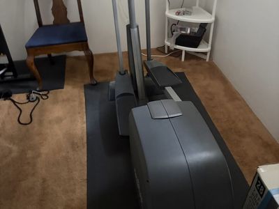 Precor EFX 5.25 Elliptical Trainer - Grey, Smooth Cardio Workout
