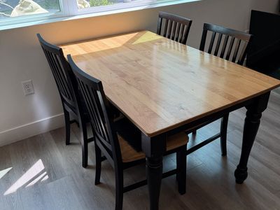 Wooden Dining Table with Black Turned Legs and Matching Chairs