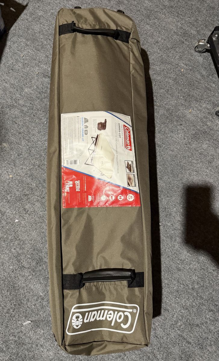 Coleman Queen Grand Lit Airbed Cot - Portable Camping Bed, Folding Steel Frame, Air Tight System