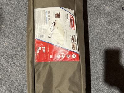 Coleman Queen Grand Lit Airbed Cot - Portable Camping Bed, Folding Steel Frame, Air Tight System