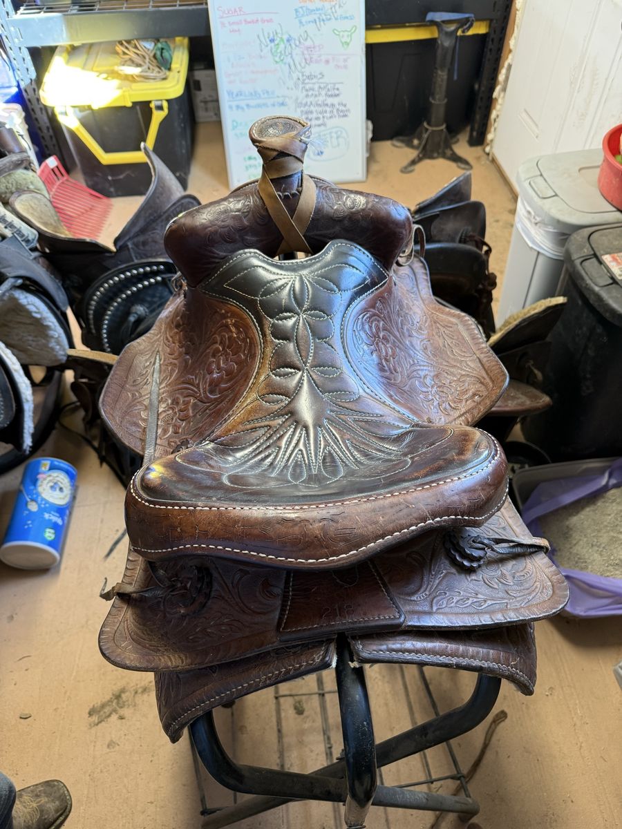 Saddle