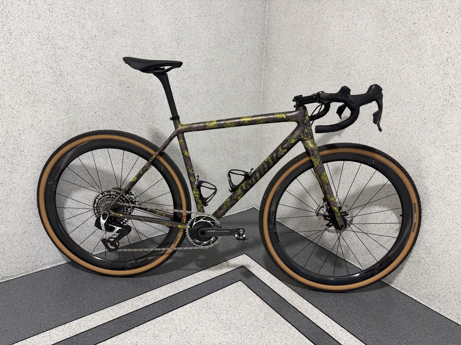 Limited Edition S-Works Cruz, Size 54, Red XPLR, Enve