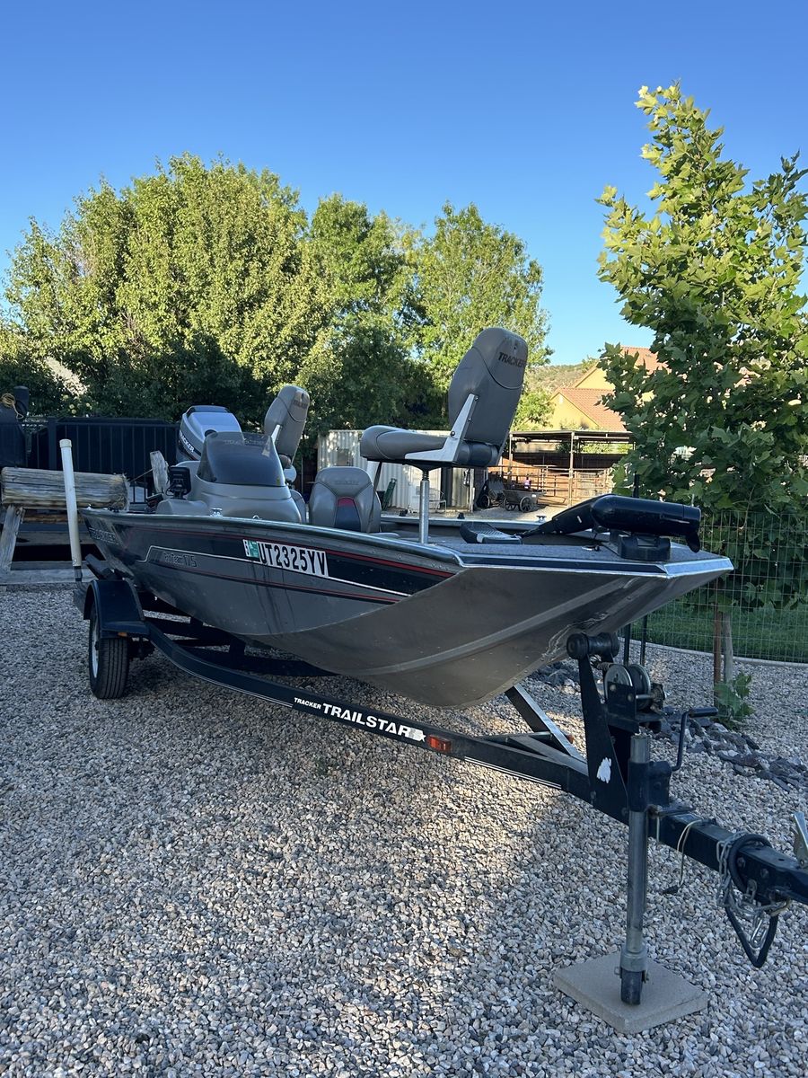 1998 Bass Tracker Pro 175, V-16 WT Fishing Boat with Hummingbird 165 Fish Finder & Trailer