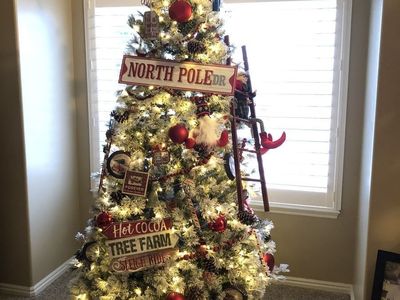 7.5 flocked Christmas tree