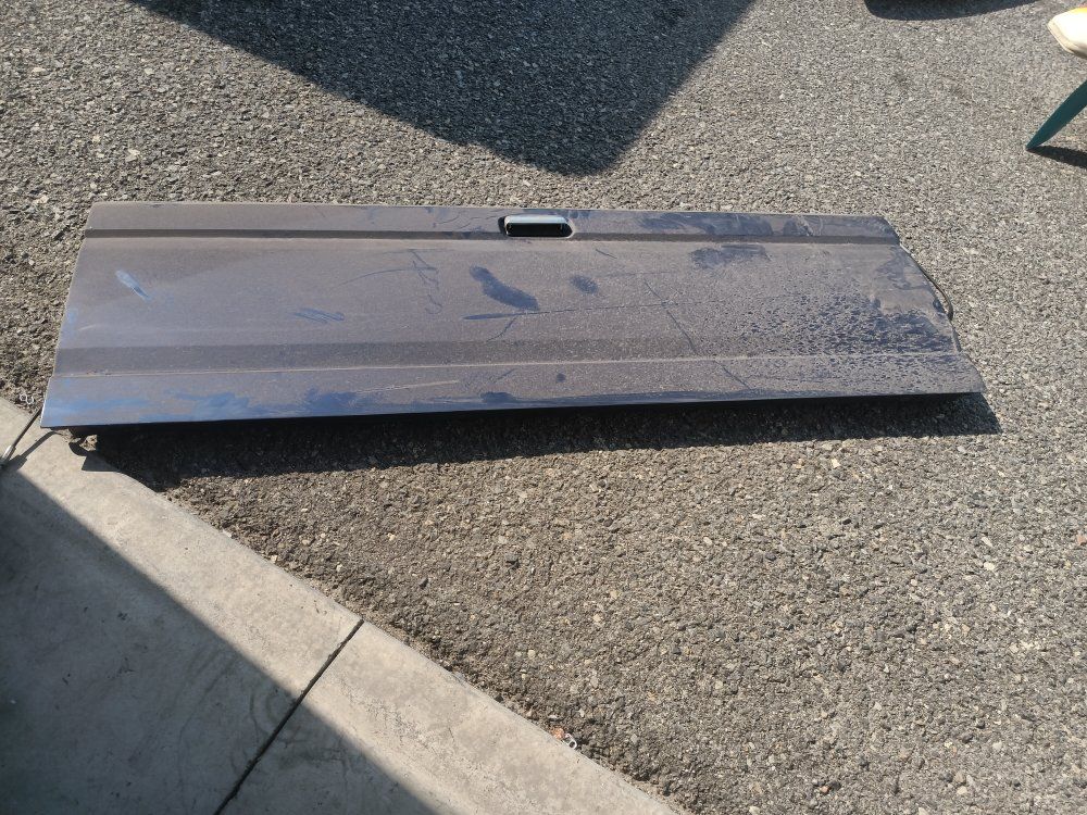 Ford F150 Tailgate - Blue (Year Unknown)