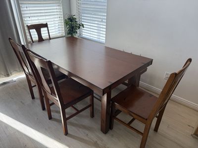 Walker Edison Table