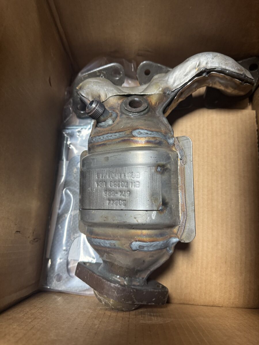 Dorman 674-595 Rear Manifold Converter - Not CARB Compliant Compatible with Select Ford / Mercury Models (Made in USA)