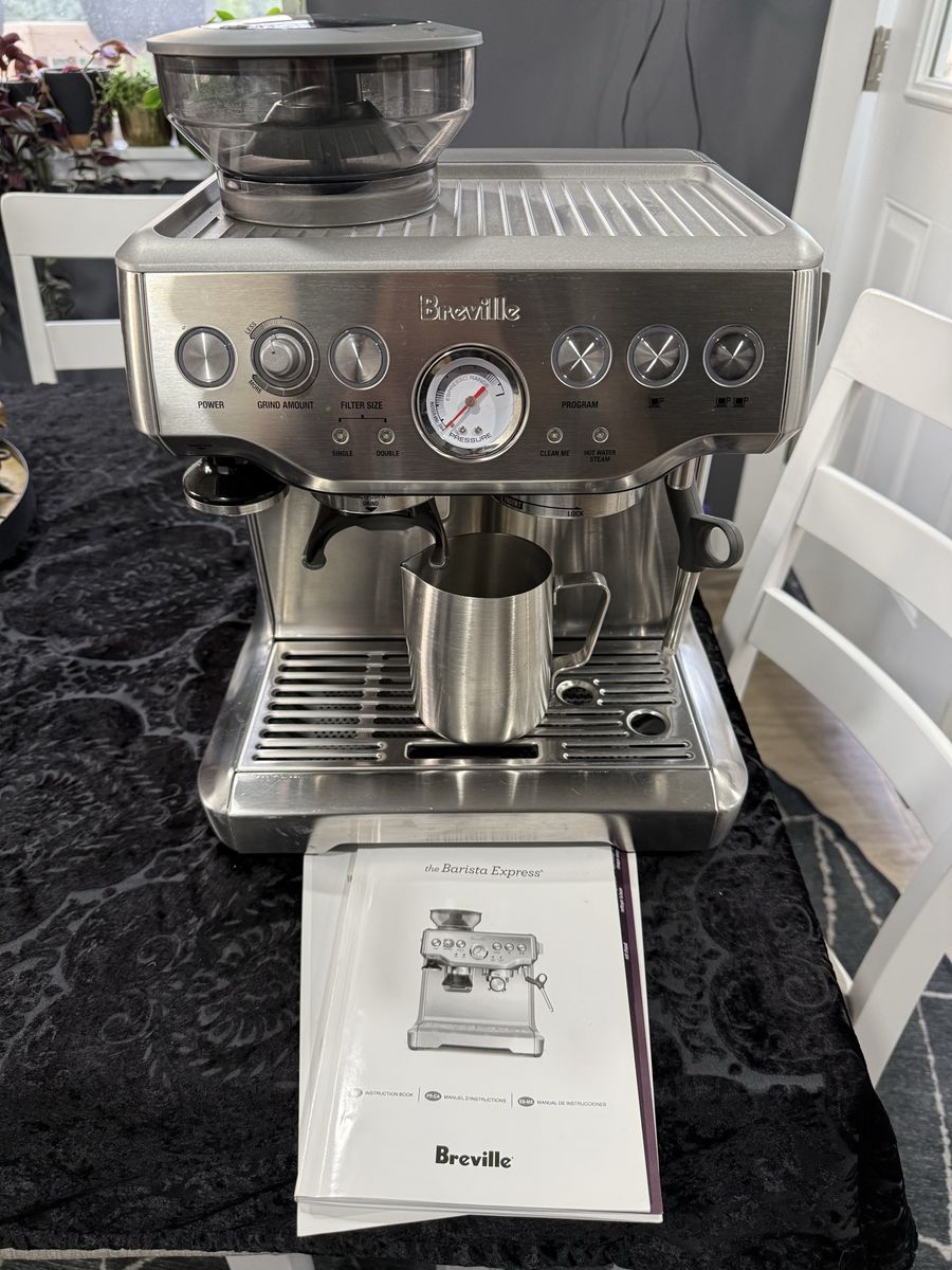 Breville Barista Express Espresso Machine w/ Built-In Grinder
