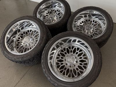 22x14 Liberty Forged Lbty15/ 33x14.50r22 Venom