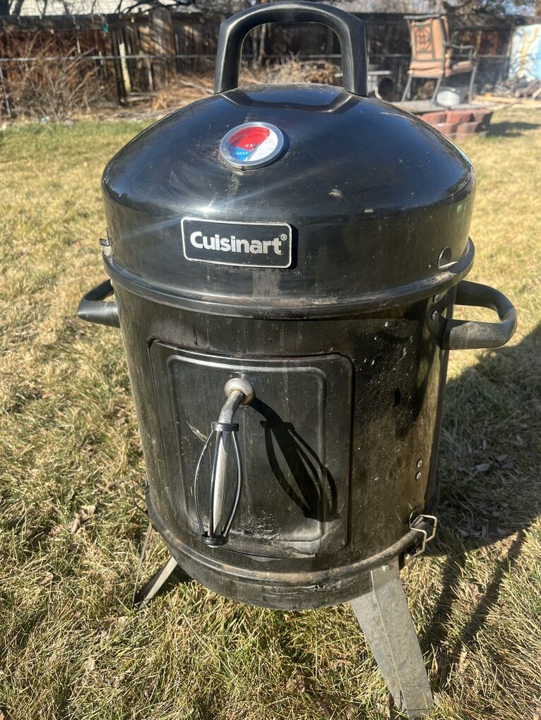 Quisinart 16 Vertical Charcoal Smoker/grill