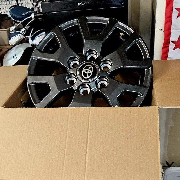 Toyota 4runner 2026 Rim Set - 17 Inch Dark Gray 6-Lug.  $220 for 4. Only 1500 miles on them lugs included.  No tpms

