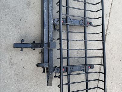 Yakima EXO Swing Base + EXO Gear Warrior