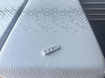 Nectar Ultra Memory and Hybrid, Split King, Mattresses, Set with Adjustable Base & Remote, Excellent Condition