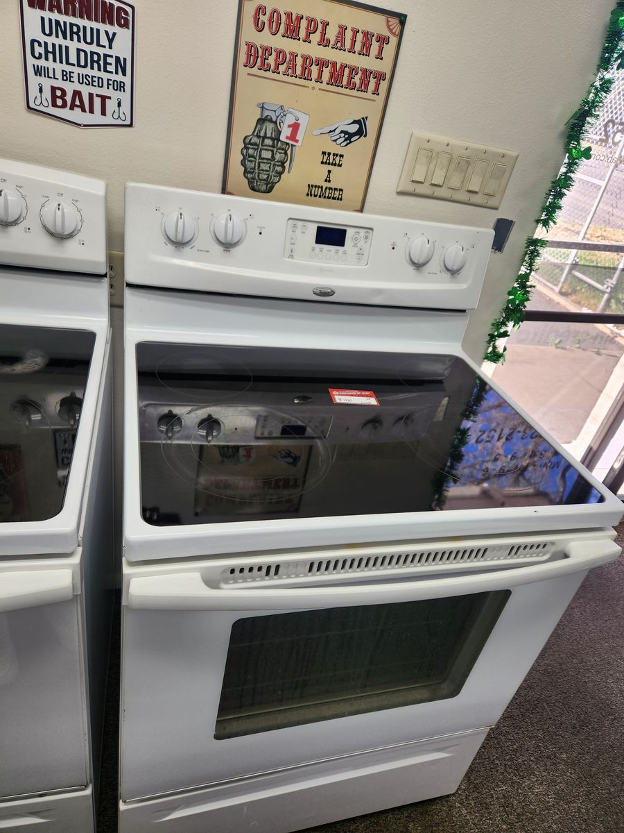 GREAT WHIRLPOOL WHITE GLASS TOP RANGE! W-WARRANTY