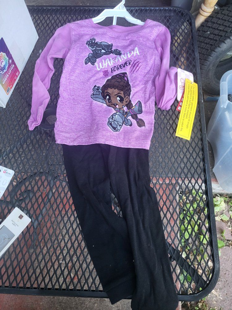 Girls' Black Panther Wakanda Forever Pajama Set - Size 6