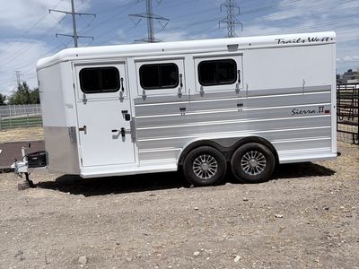 2023 Trails West Sierra II 3-Horse Slant Load Trailer - Excellent Condition,