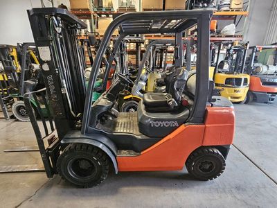 2014 5000lb Toyota Solid Pnematic 1661hrs