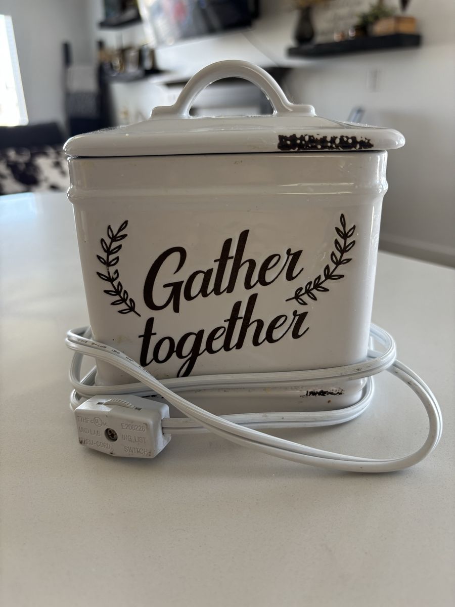 “Gather Together” Scentsy Warmer