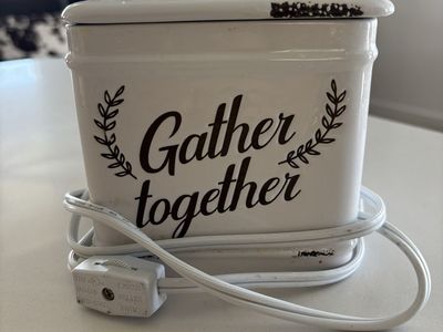 “Gather Together” Scentsy Warmer