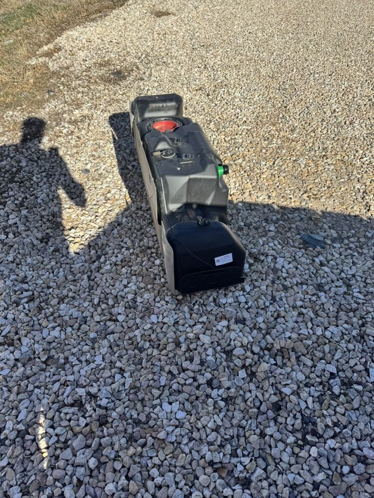 2024 3500 AT4 Long Bed Stock Fuel Tank