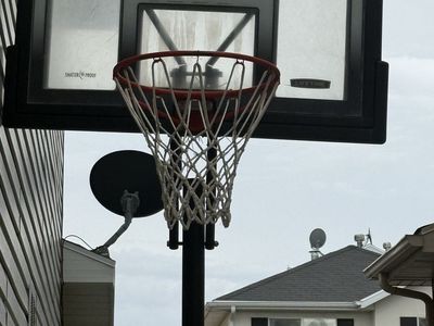 Lifetime Portable Basketball Hoop System with Shatterproof Backboard