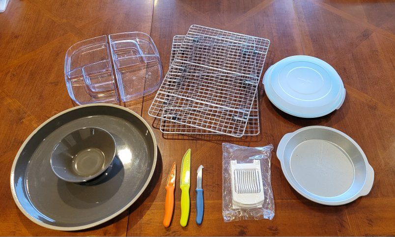 10 Items of Pampered Chef Kitchen Tools and Serving Dishes...Everything for $85!