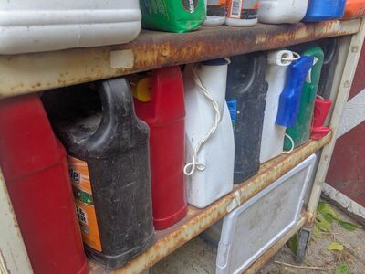 17 jugs Roundup weed sod grass killer insecticide