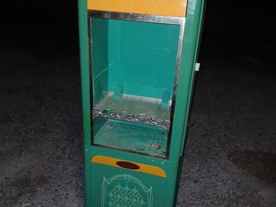 Vintage Vending Machines - Fresh Candy & Popcorn (2 Units)