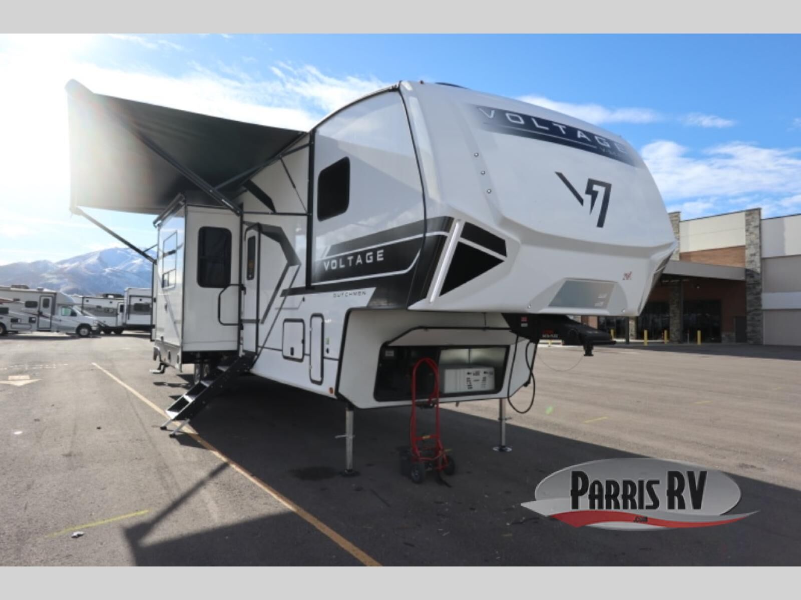 New 2025 Dutchmen RV Voltage V-Series 3850