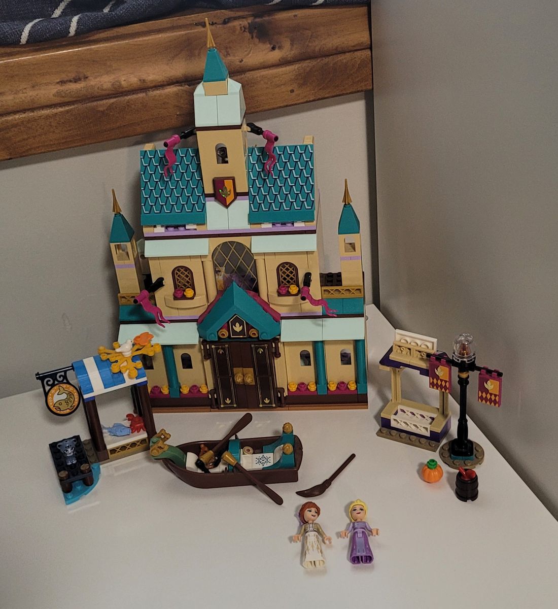 Lego Disney Frozen II Arendelle Castle Village