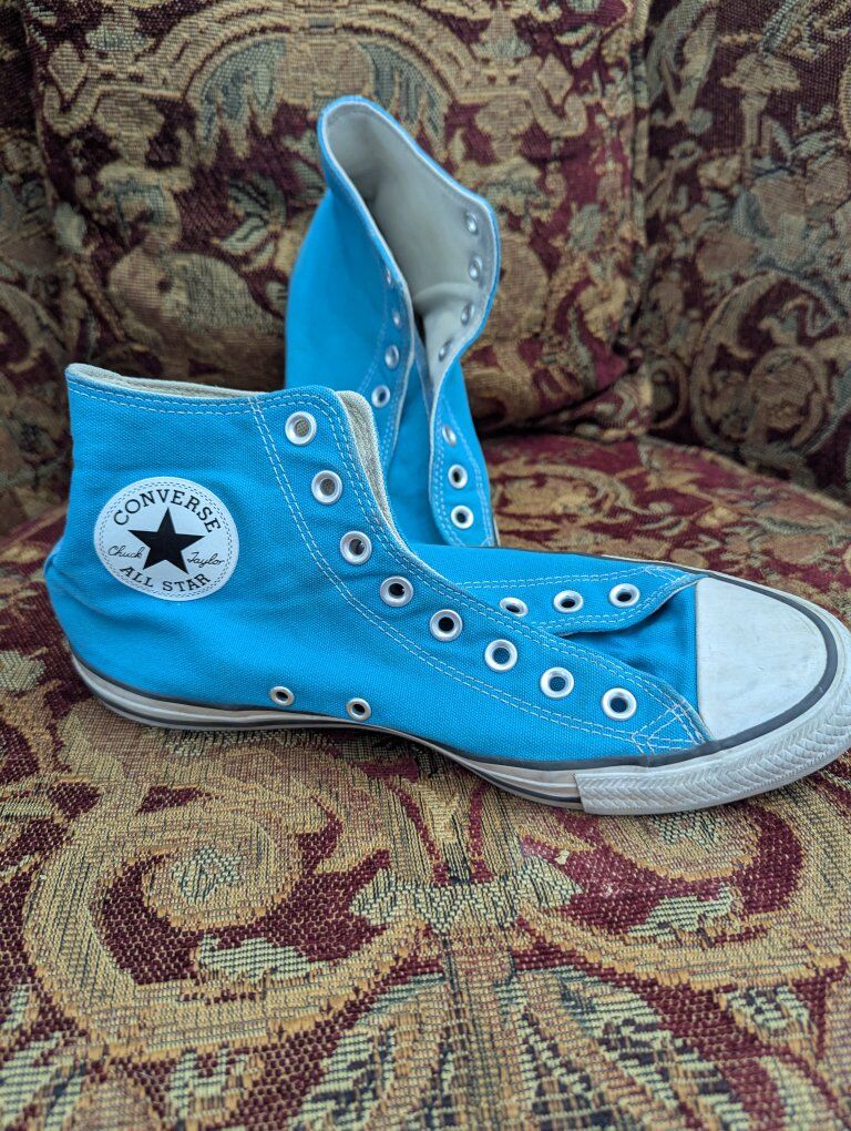 Blue Converse High Top Shoes w 10.5 m 8.5
