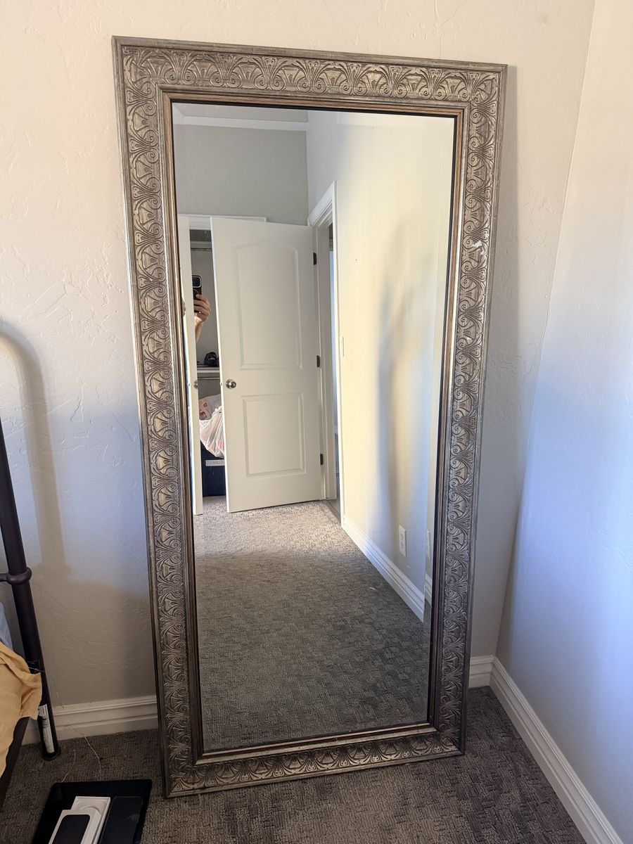 Beautiful Large Wall Mirror – Ready to Hang