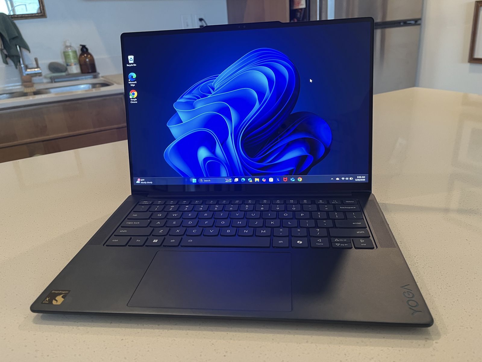 Lenovo Yoga Slim 7x (2024) – Snapdragon X Elite – 16GB RAM / 512GB SSD