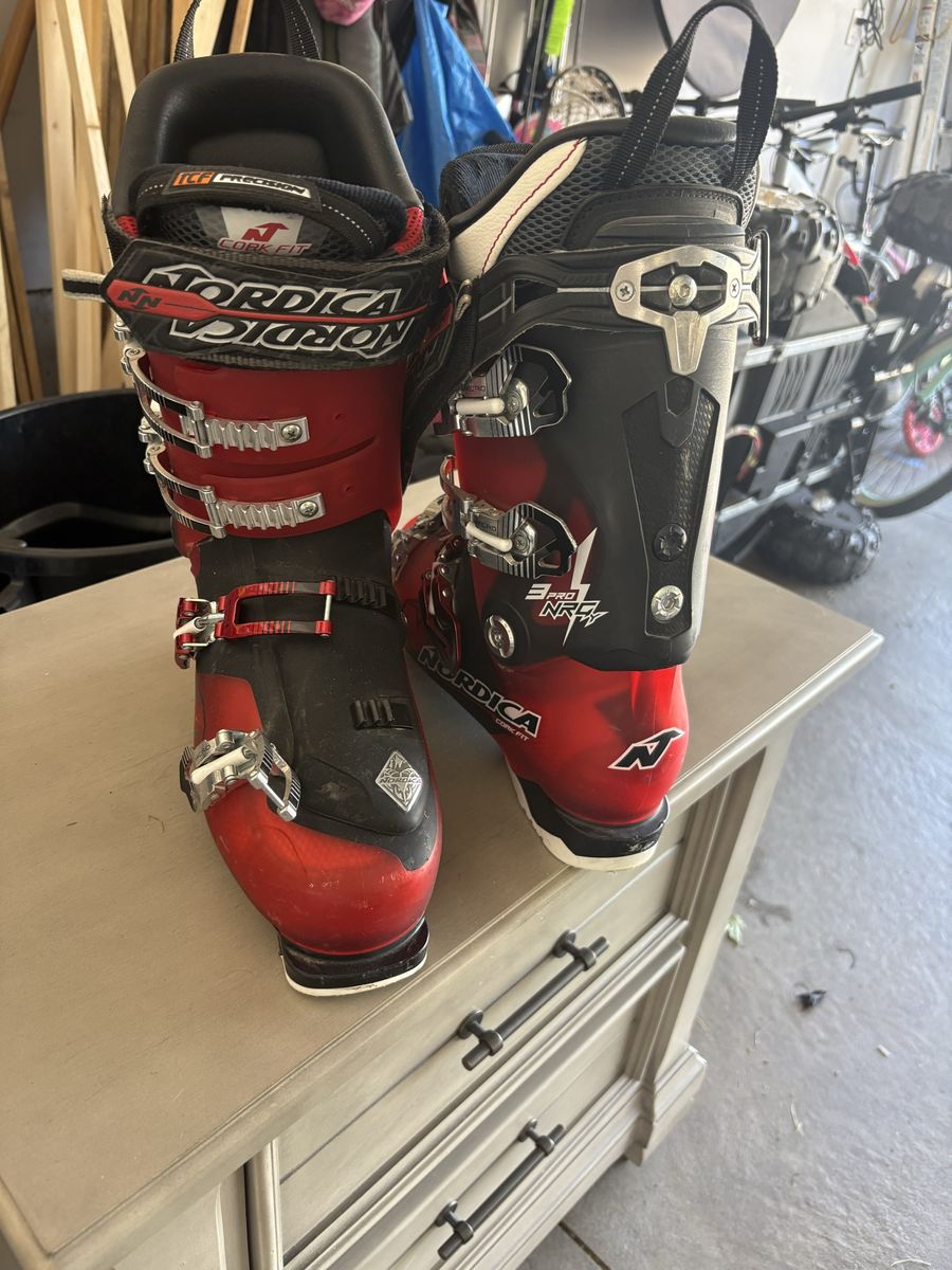 Nordica NRGy Pro 3 Ski boot