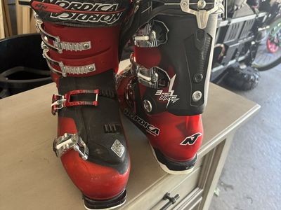 Nordica NRGy Pro 3 Ski boot