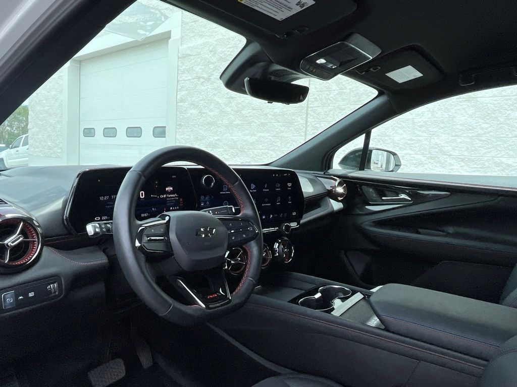 Main image 10