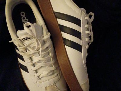 Adidas Women's Court shoes Brand New - NEVER USED!