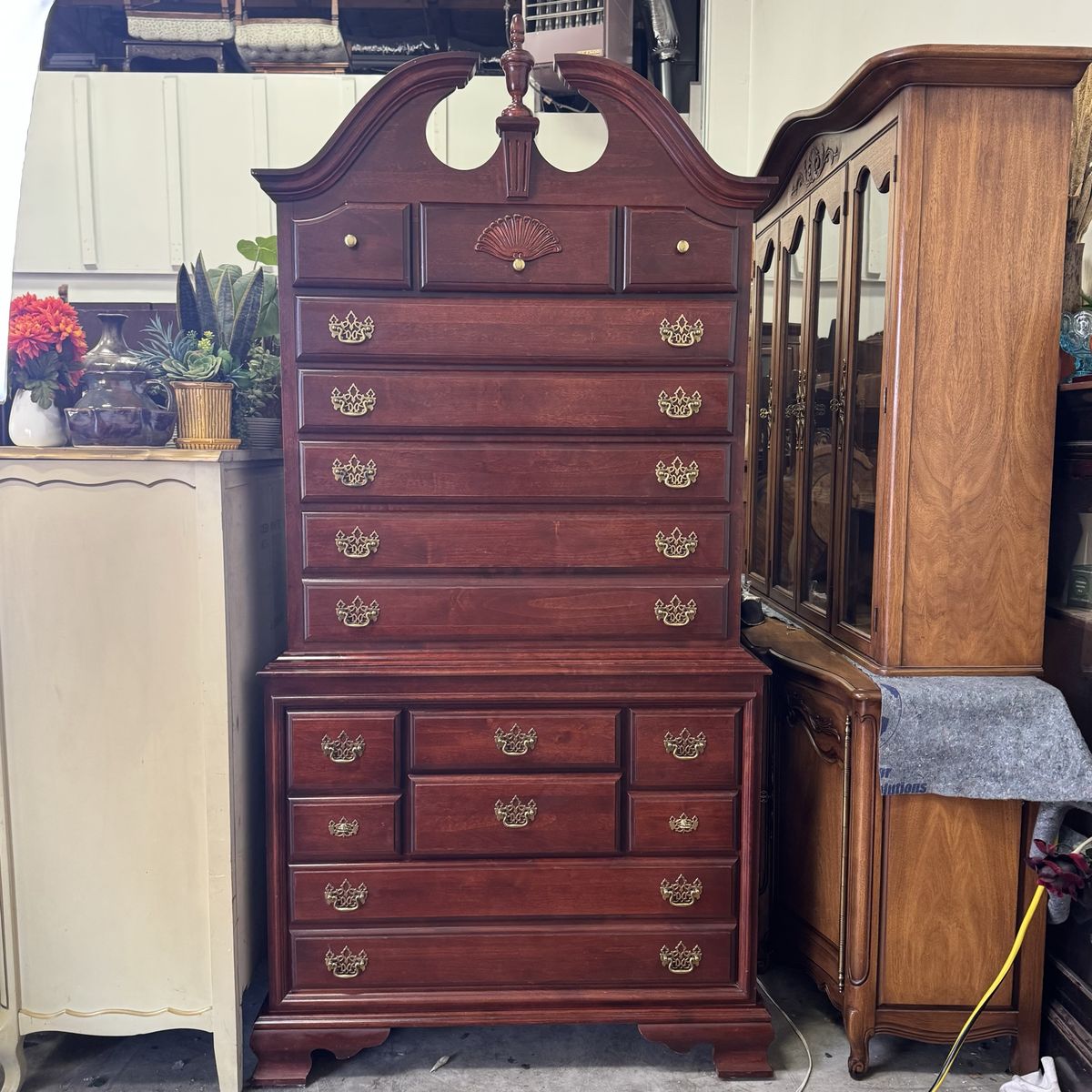 Main image 3