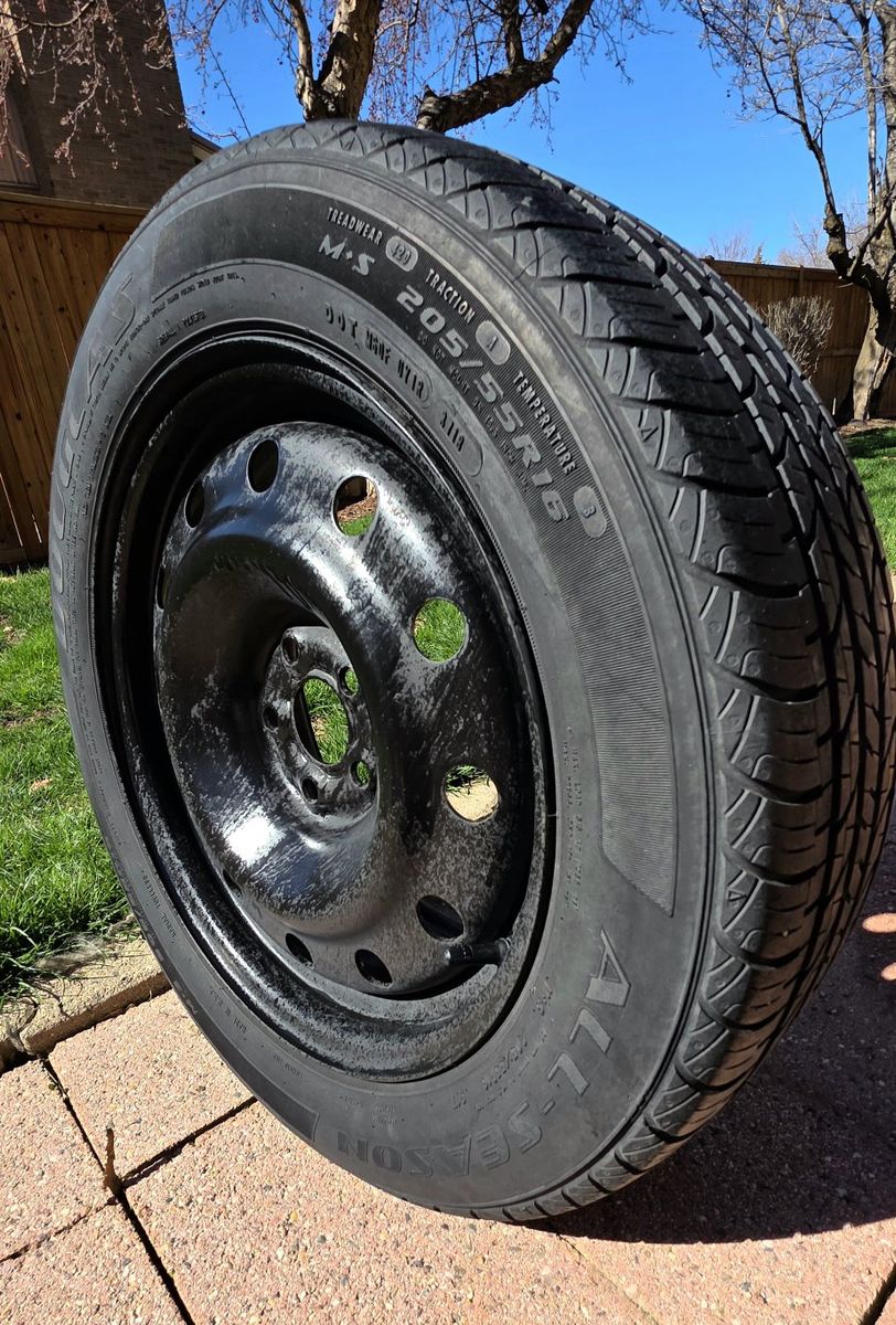 205/55R16 Tire on Steel Rim (5x100)