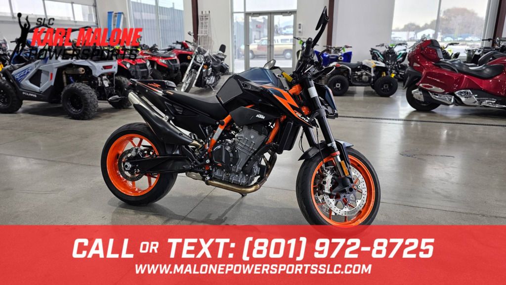 2023 KTM 890 Duke Black - UK48999-NF